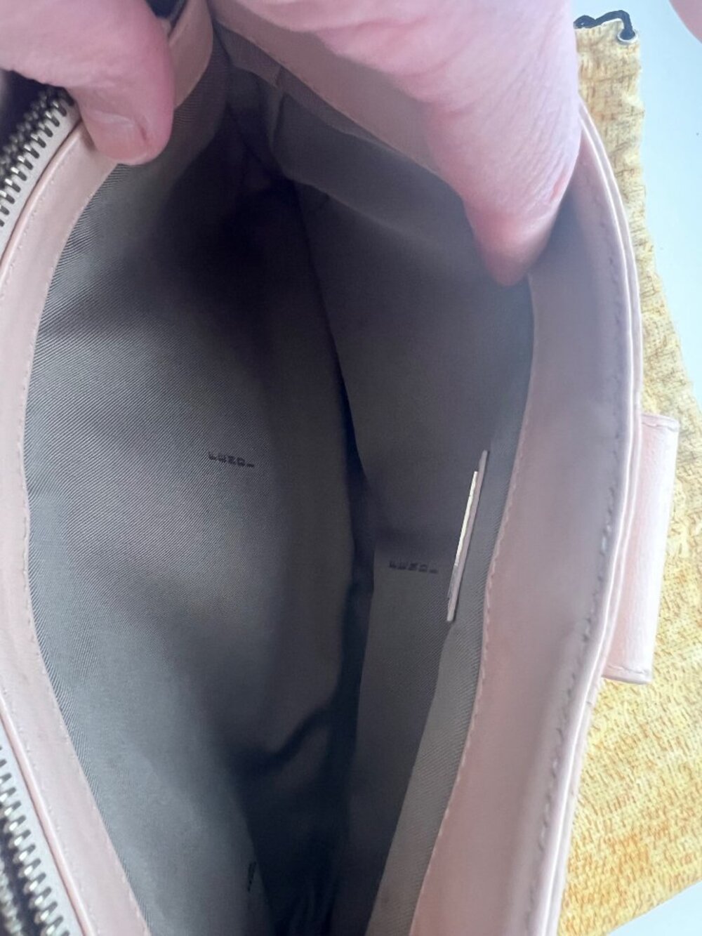 Fendi Raffia Baguette & Pale Pink Leather - Picture 15 of 16